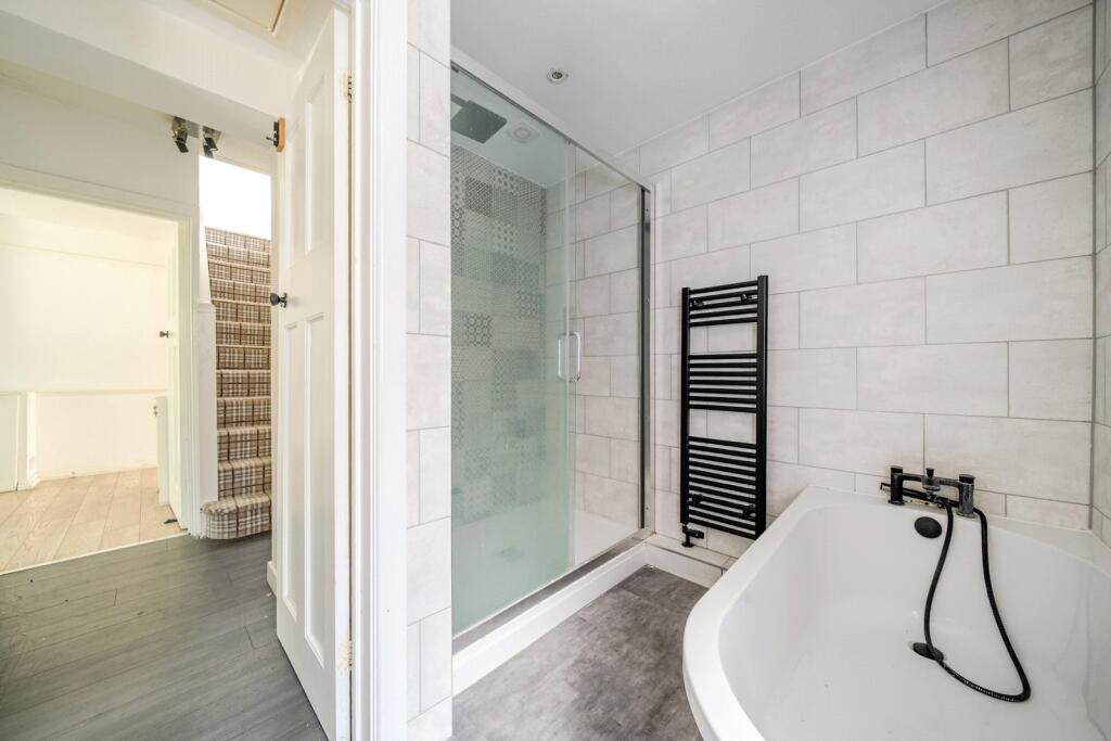 House in Guildford - View 5