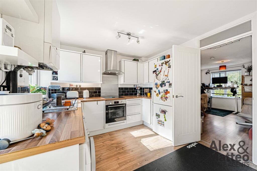 House in London - View 3