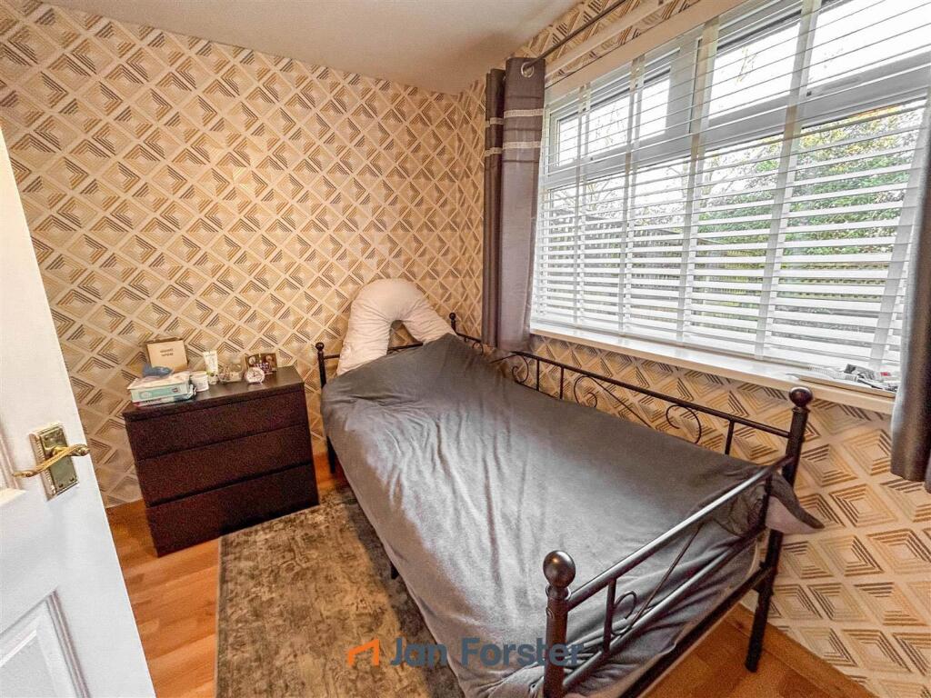 Apartment in Newcastle upon Tyne - View 5