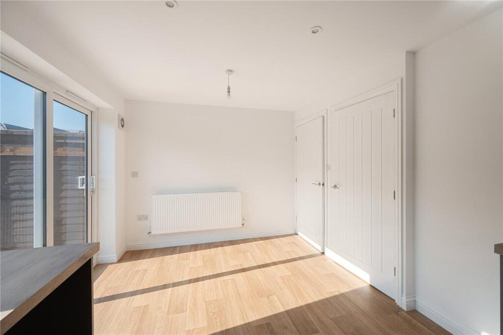 Rye Close, Sleaford, Lincolnshire, NG34 - More