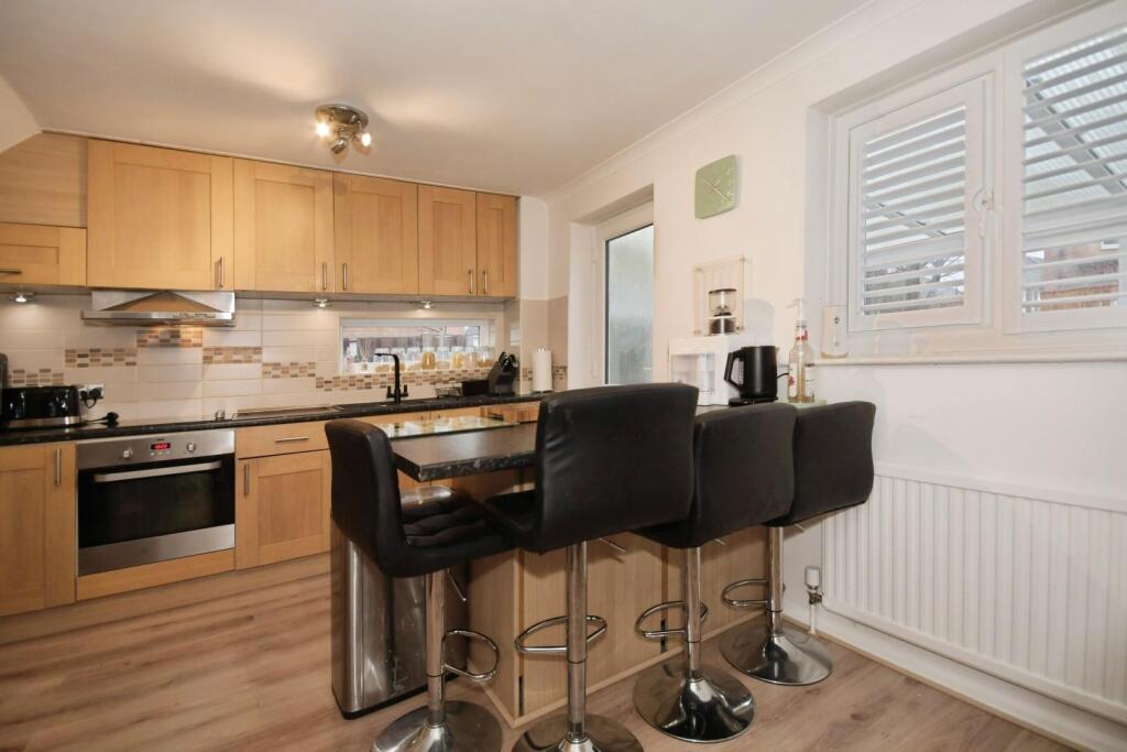 Crestwood Court, Sheffield Lane Top, S5 photo 3