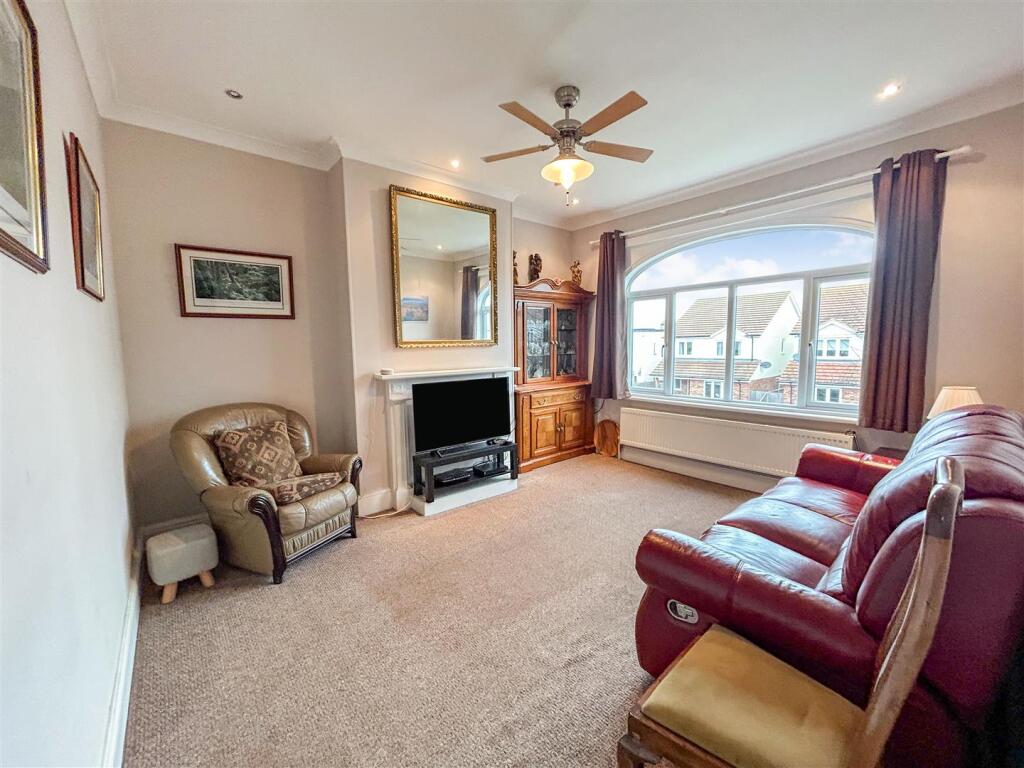 Apartment in Herne Bay, Hunter's Forstal, Mickleburgh Hill - View 5