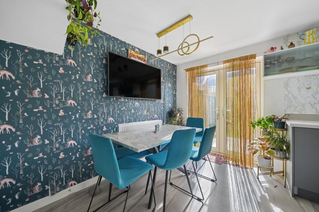 House in Vale of White Horse, Wellington Gate, Grove - View 4