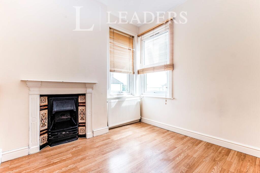 Westcourt Road, Worthing, BN14 - View 2
