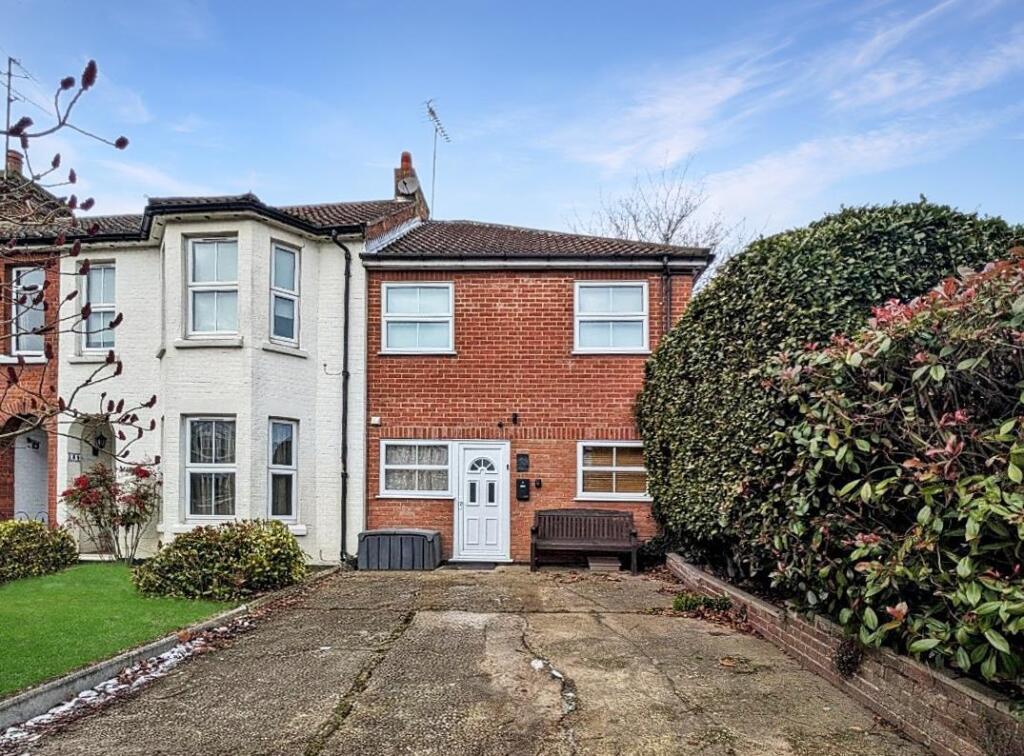 Main image of property: Maldon Road, Colchester, CO3 3BH