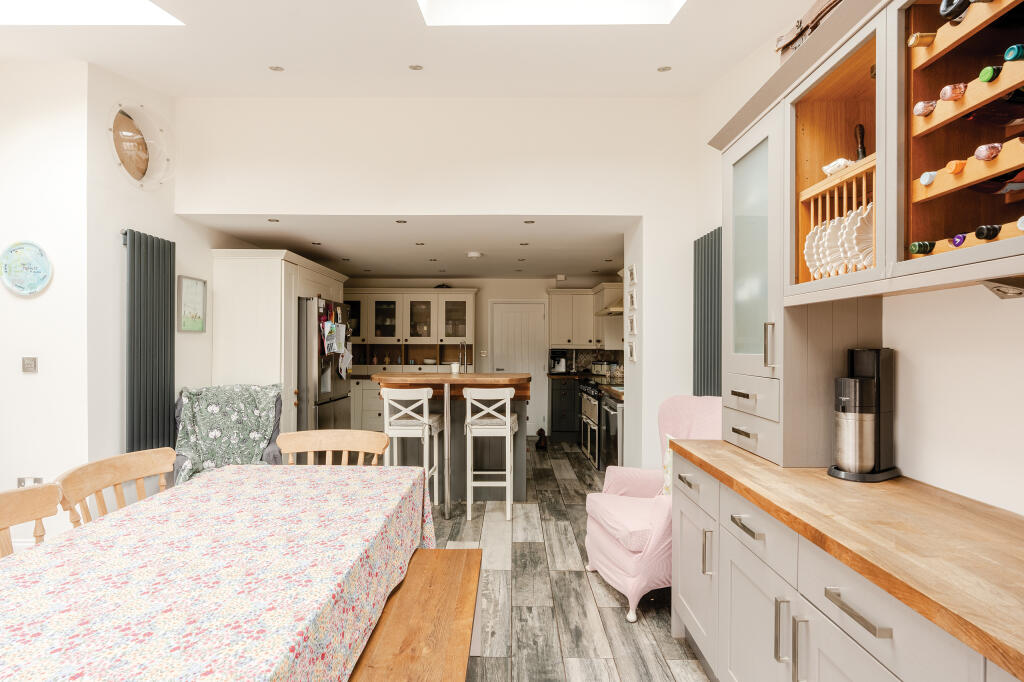 House in Bristol, Mangotsfield, Staple Hill and Mangotsfield - More