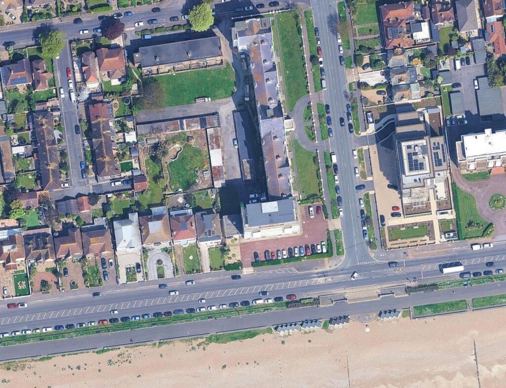 Grand Avenue, Marine, Worthing photo 3