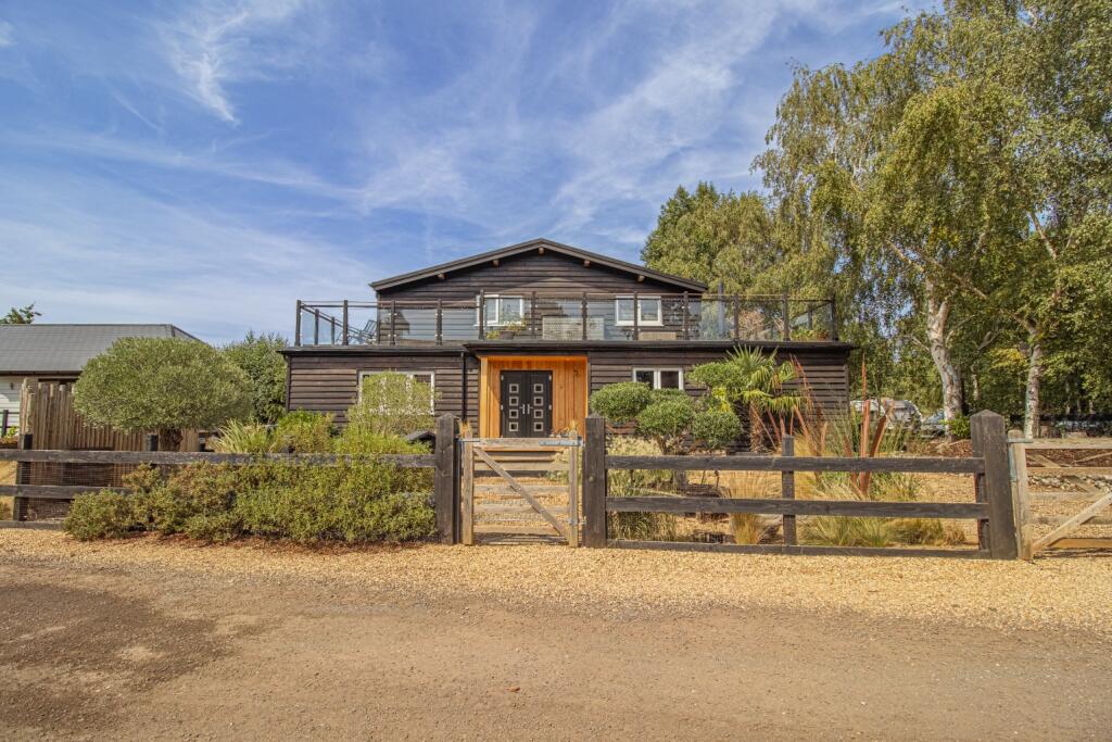 Main image of property: Pentney Lakes, Common Road, Pentney, King's Lynn, Norfolk, PE32 1LE