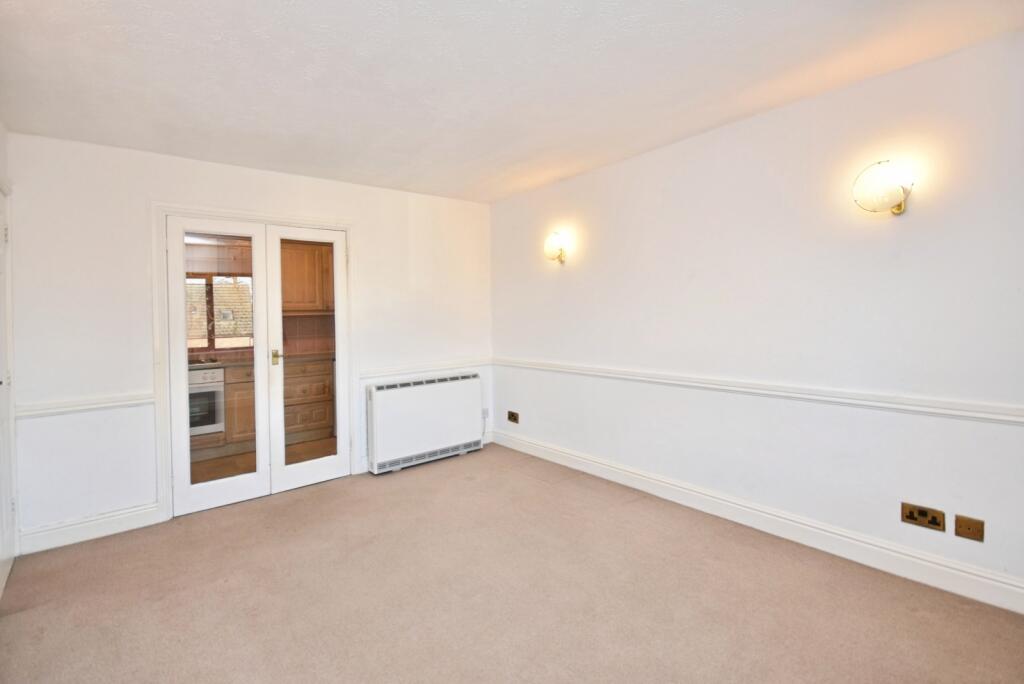 Apartment in Hemel Hempstead - View 5