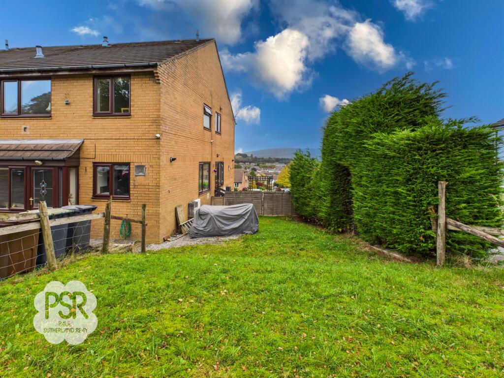 Johnson Way, Chapel-En-Le-Frith, SK23 photo 4