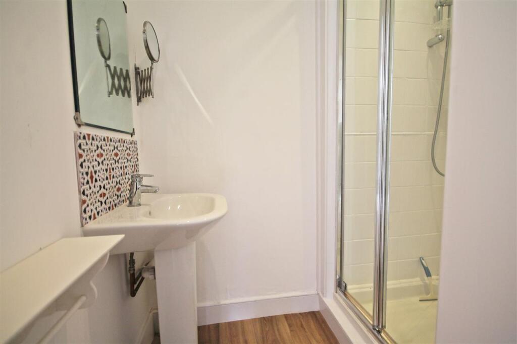 Apartment in Canterbury - More