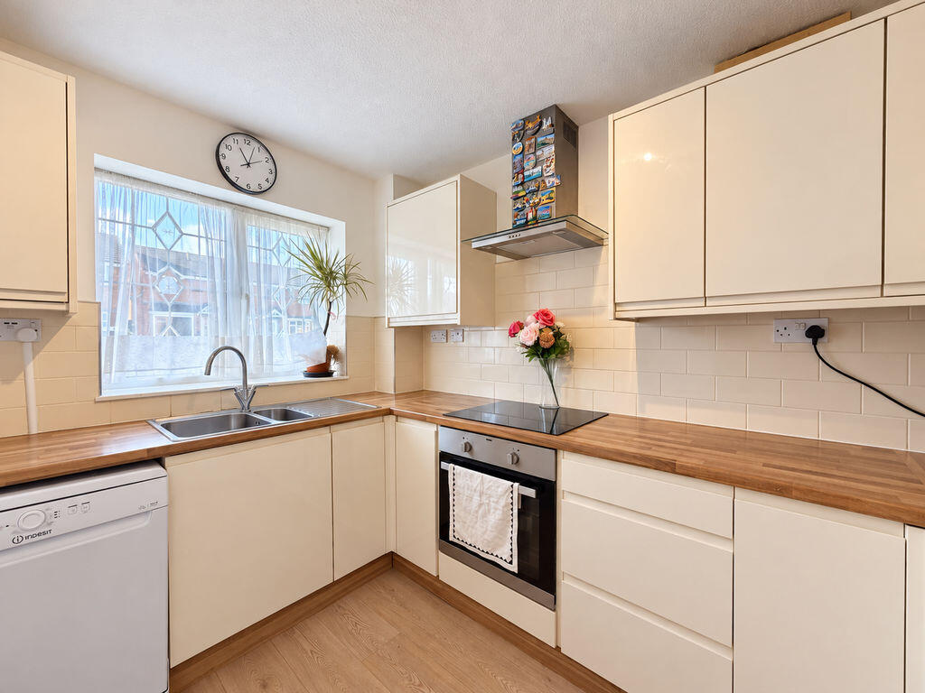 House in South Staffordshire, Cheslyn Hay - View 5