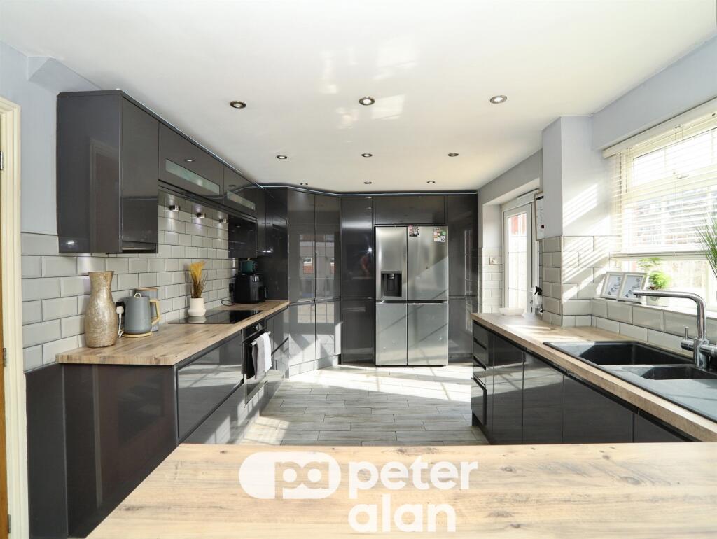 House in Newport - View 2