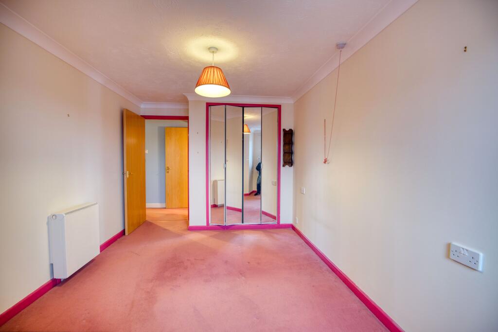 Apartment in Portsmouth, Southsea - More