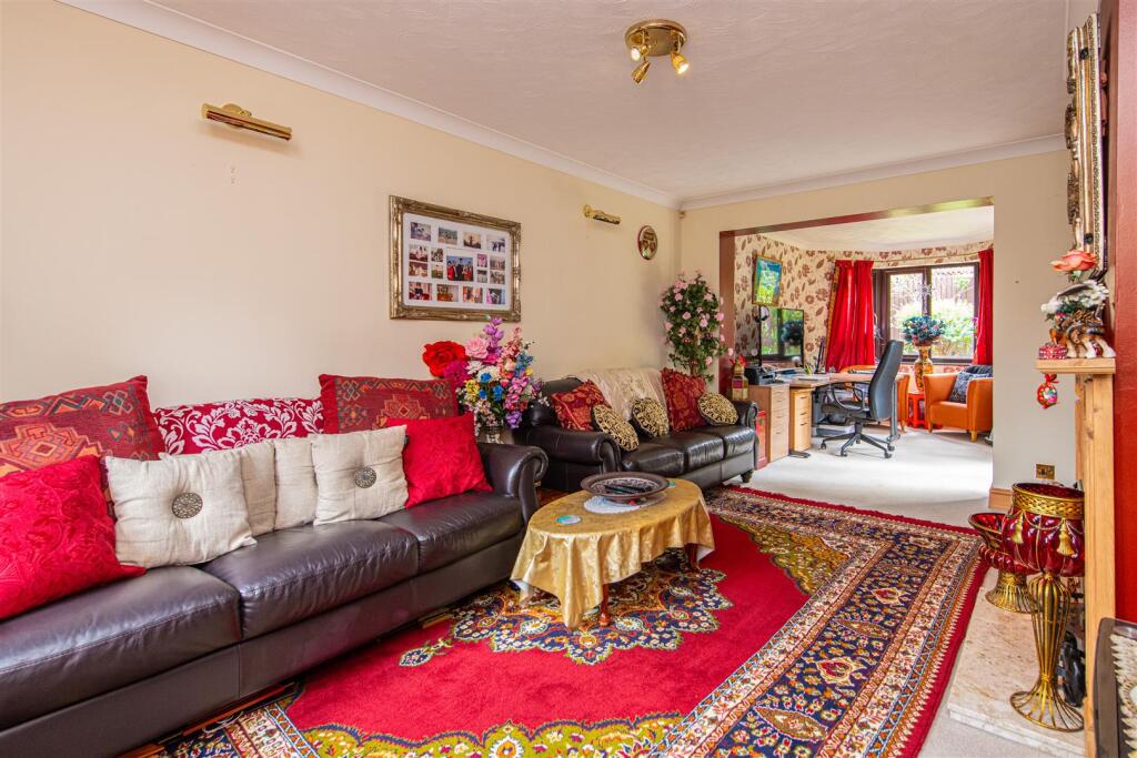 Troon Crescent, Wellingborough - View 3