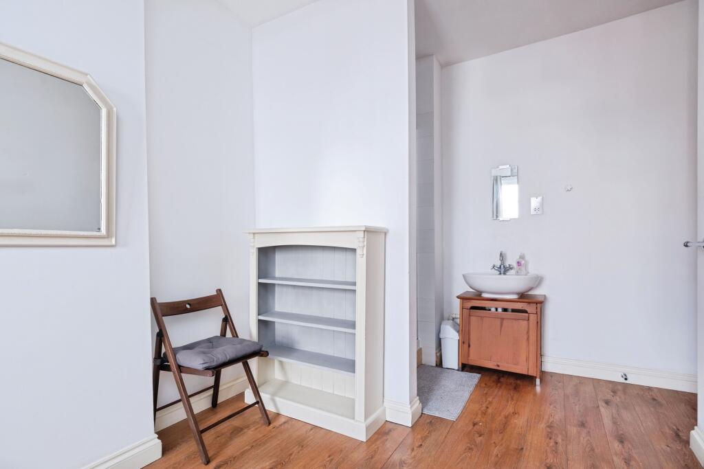 Apartment in Buckingham, Buckinghamshire - View 4