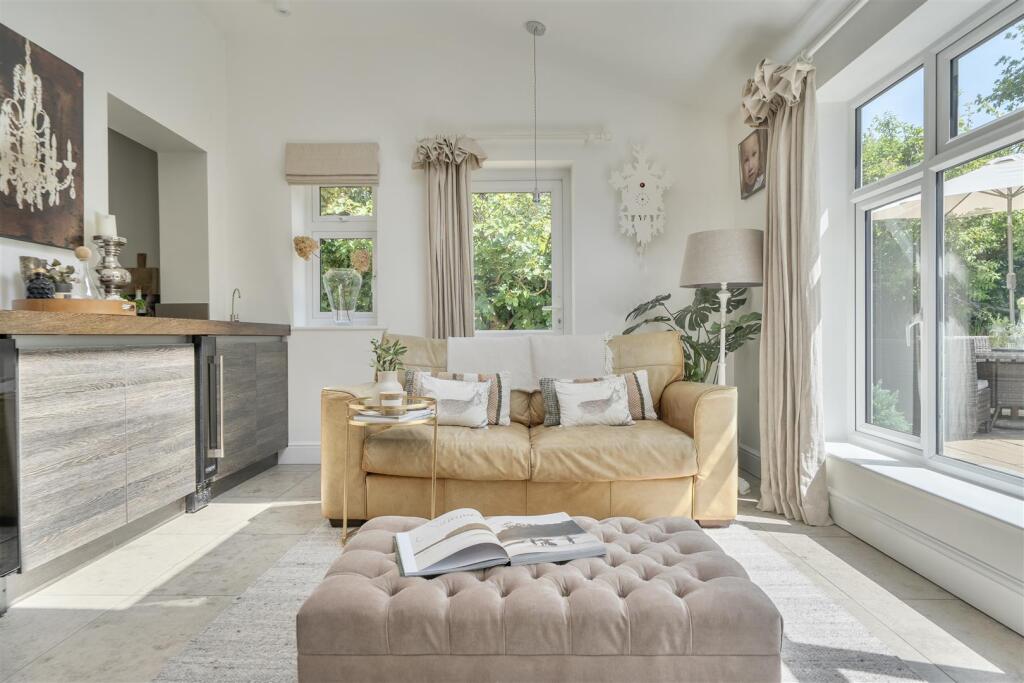 St. Richards Way, Aldwick - View 4