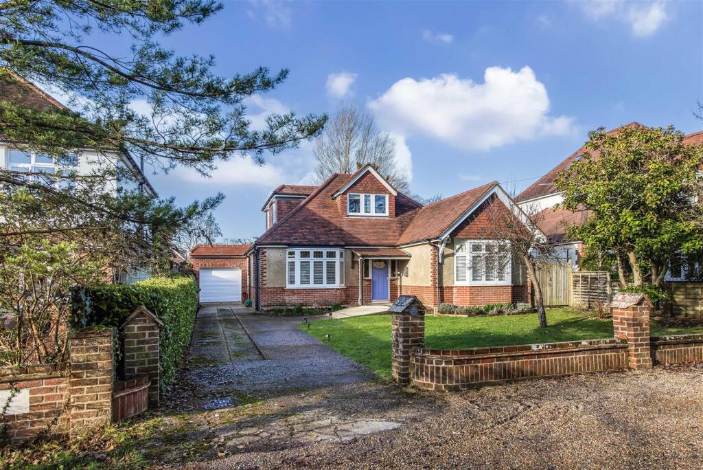 4-bed detached on Portsmouth Road, Horndean, £650,000