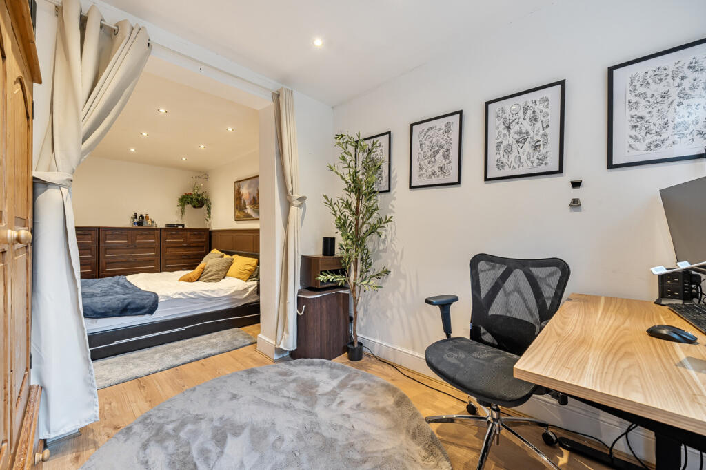 Apartment in London - More