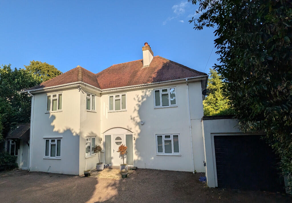 Main image of property: 18 Amersham Road, High Wycombe, Buckinghamshire HP13 6QU