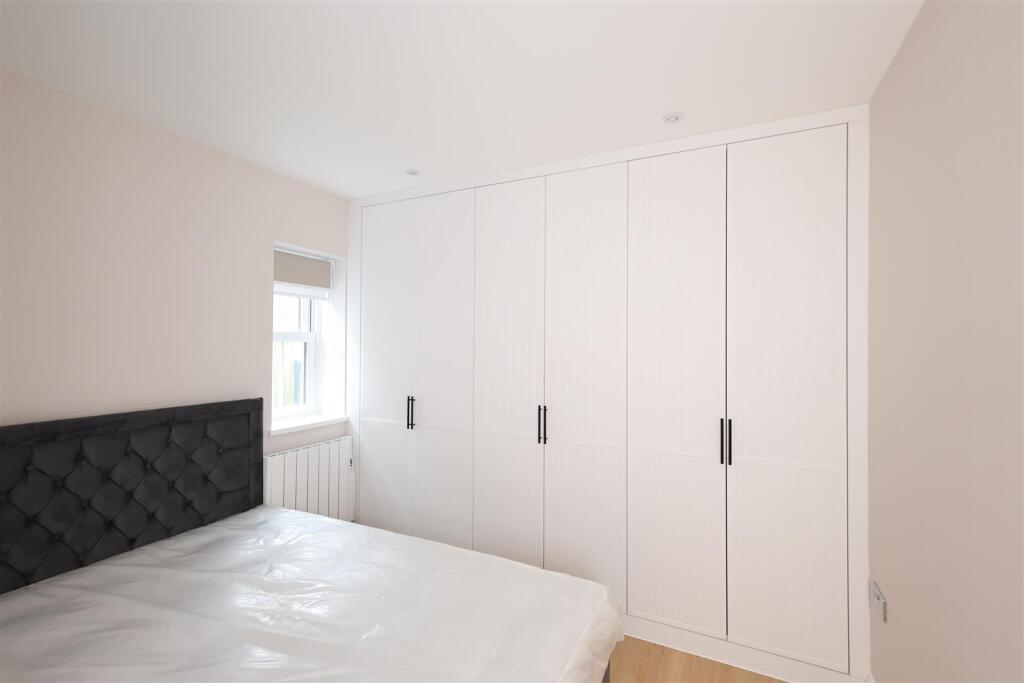 Apartment in Sevenoaks - View 4
