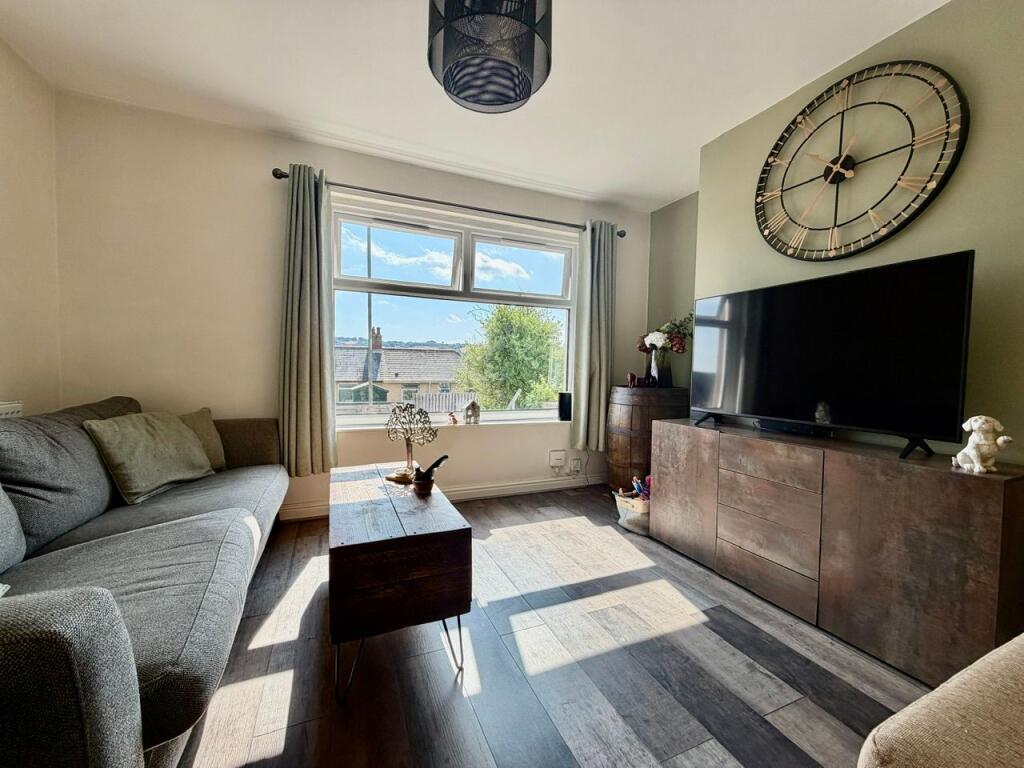 House in Newport - View 5
