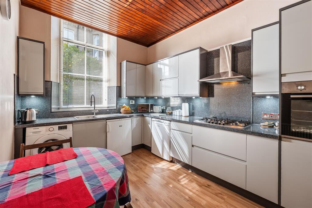 0/1 9 Winton Drive, Kelvinside, G12 0PZ photo 4