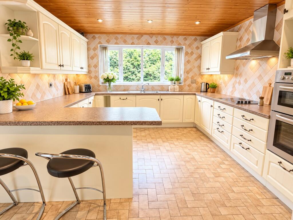 House in Stockport, Woodsmoor - View 4