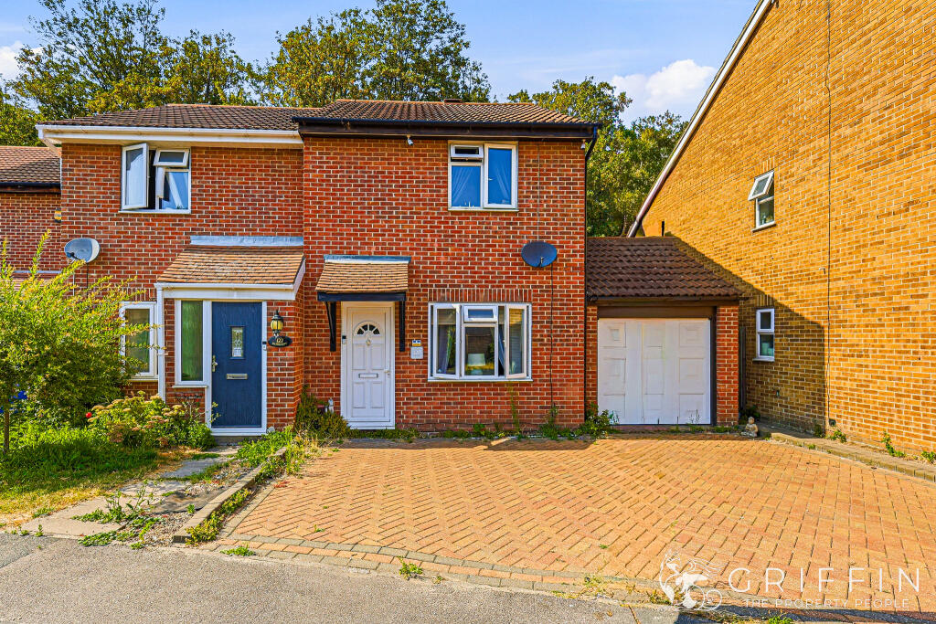Main image of property: Bankfoot, Grays, RM17