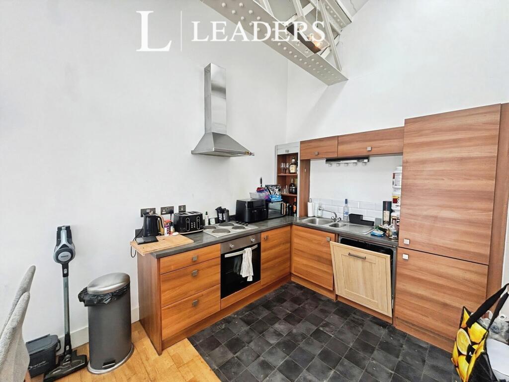 Apartment in Warrington - More