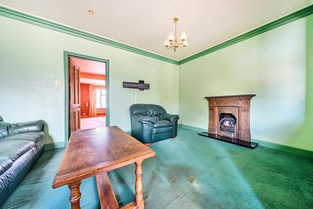 House in Luton - View 4