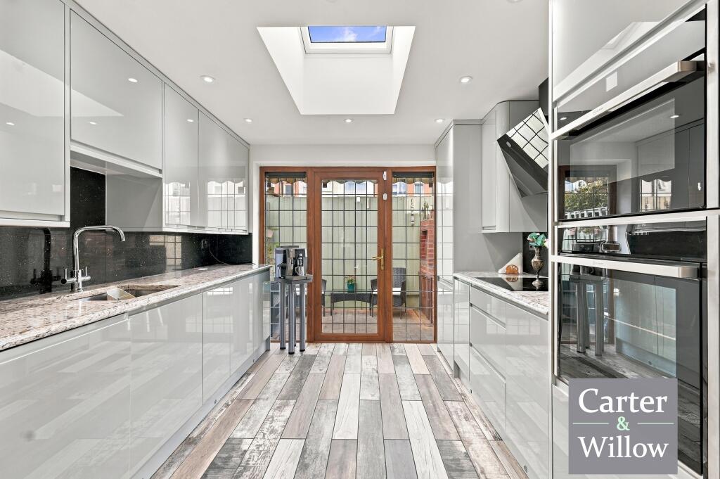 House in London, Becontree Heath - View 2
