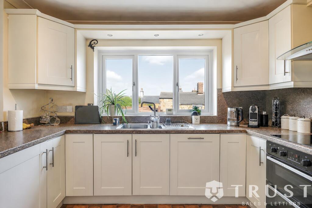 House in Kirklees, Combs, Thornhill Lees - View 4