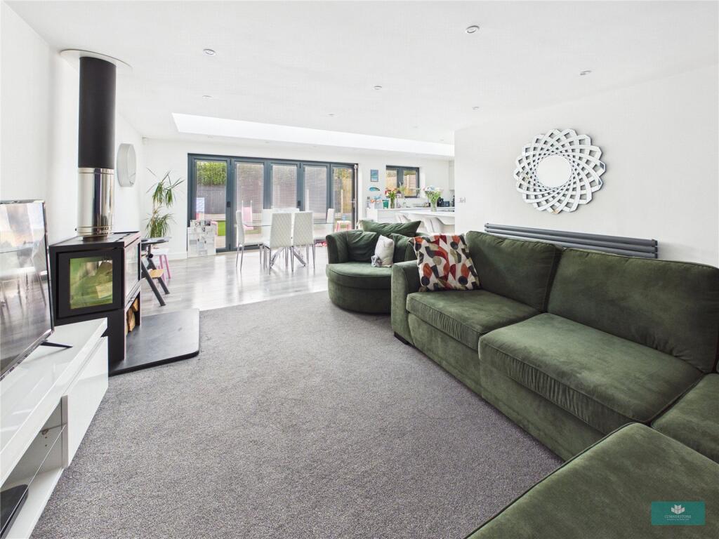 House in Oldham - View 2