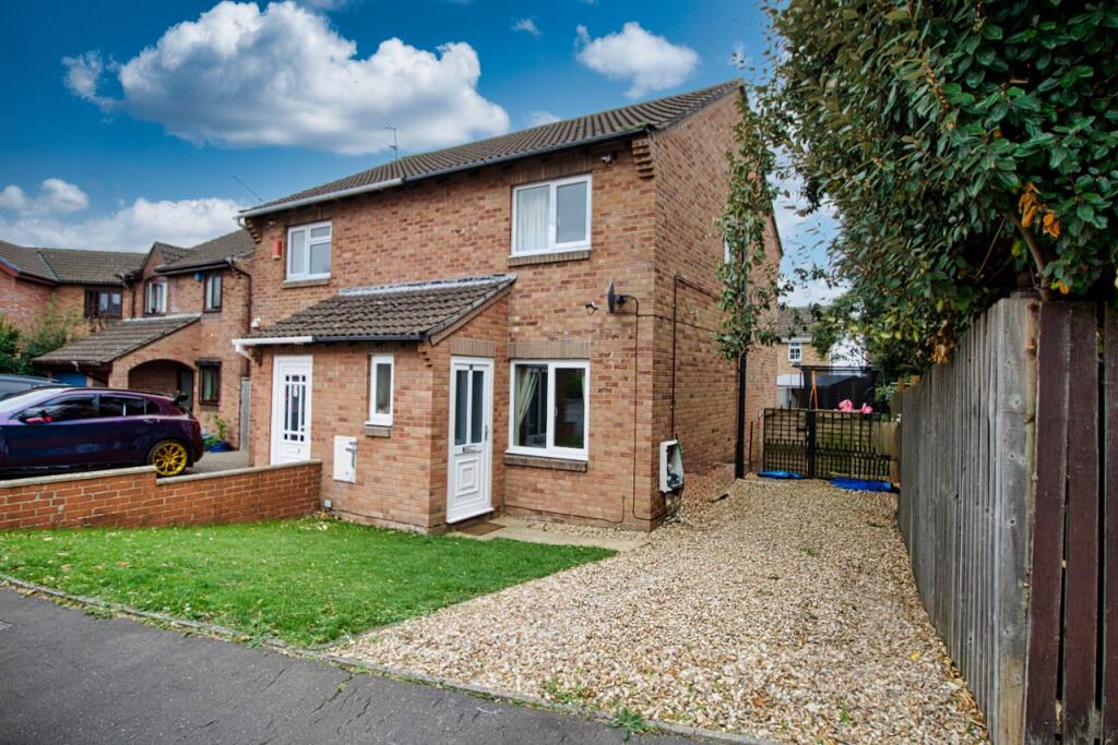 2-bed semi-detached on Beaufort Way, Rhoose, Barry, £215,000