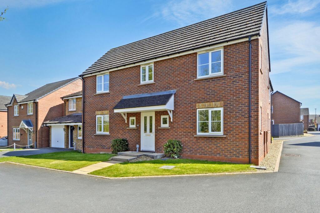 4-bed detached on Lloyd Grove, Shifnal, TF11, £450,000