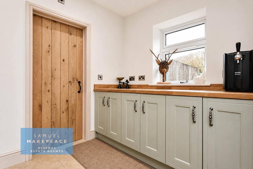 House in Stoke-on-Trent - View 5
