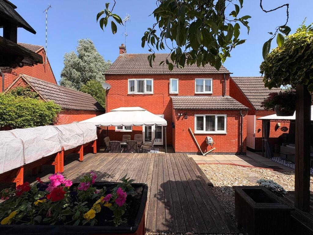 House in Daventry, West Northamptonshire - View 2