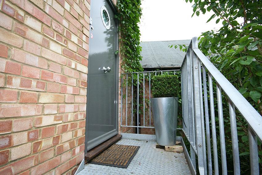 Main image of property: Surbiton / Kingston