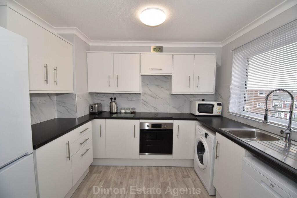 Elmhurst Road, Gosport photo 3