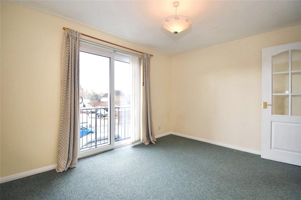 Apartment in Swindon - View 4