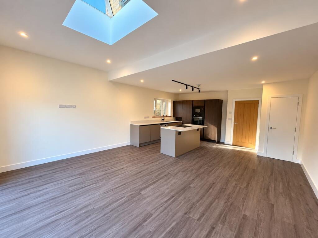 House in Bradford - View 4