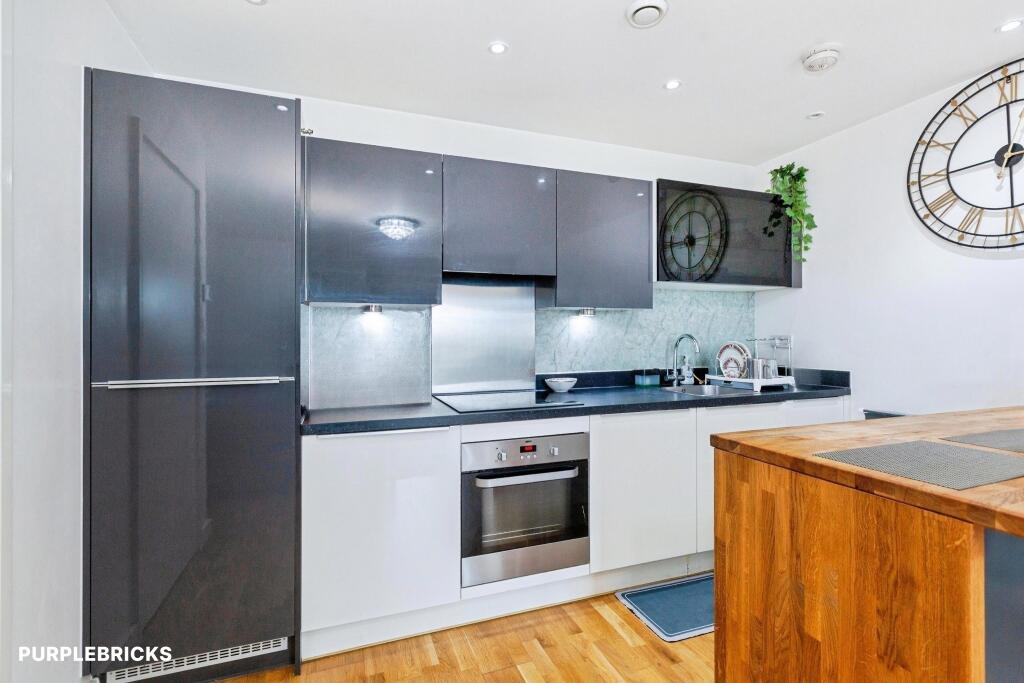 Apartment in West Drayton, Stockley Est. - View 5