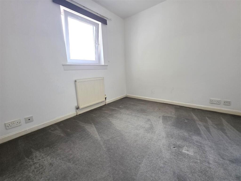 Apartment in Newton Mearns, High Carolside, Kirkhill - More