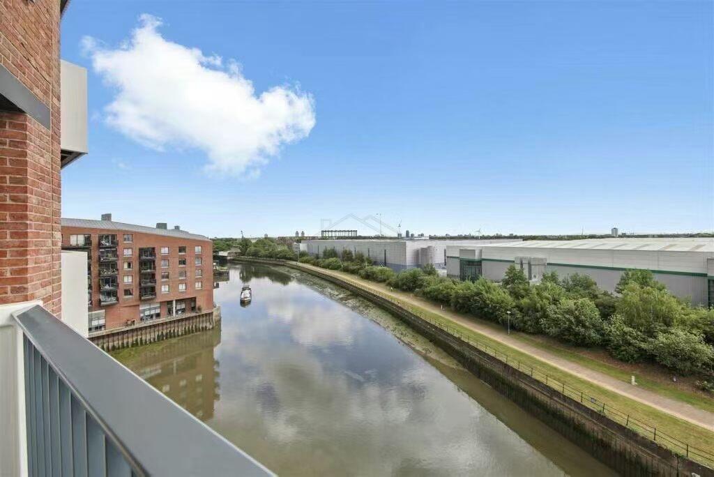 Apartment in London - View 3