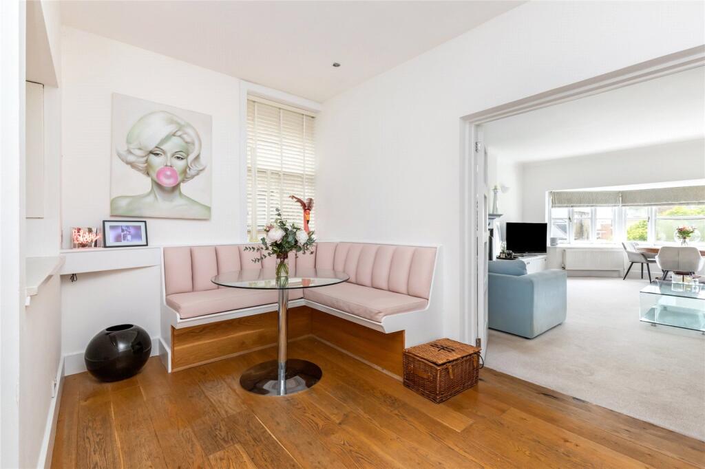 Apartment in Hove, Brunswick - View 3