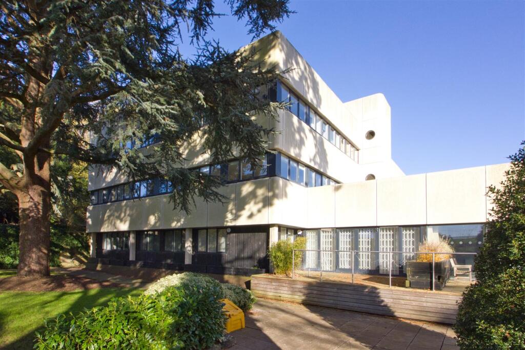 Main image of property: 12 Cedar Court, Malmesbury