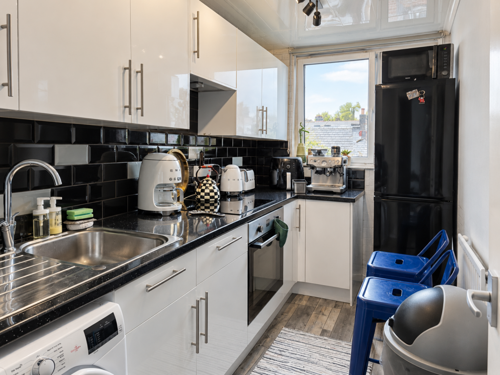 Apartment in London - View 4