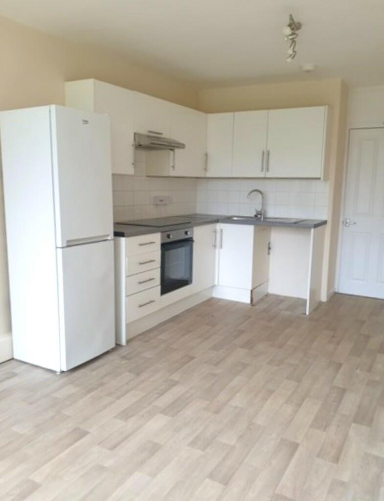 Highcliffe Drive, London, SW15 photo 2
