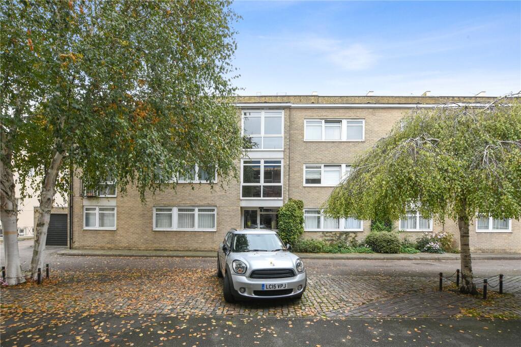 Main image of property: Chester Close South, London